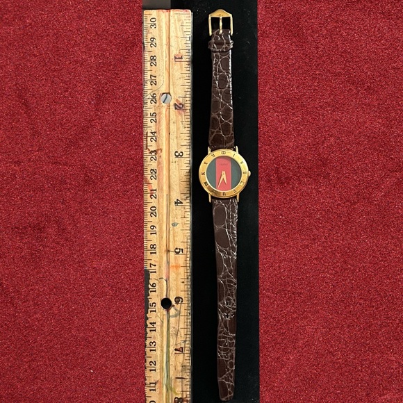 Vintage Gucci Watch - Picture 5 of 6